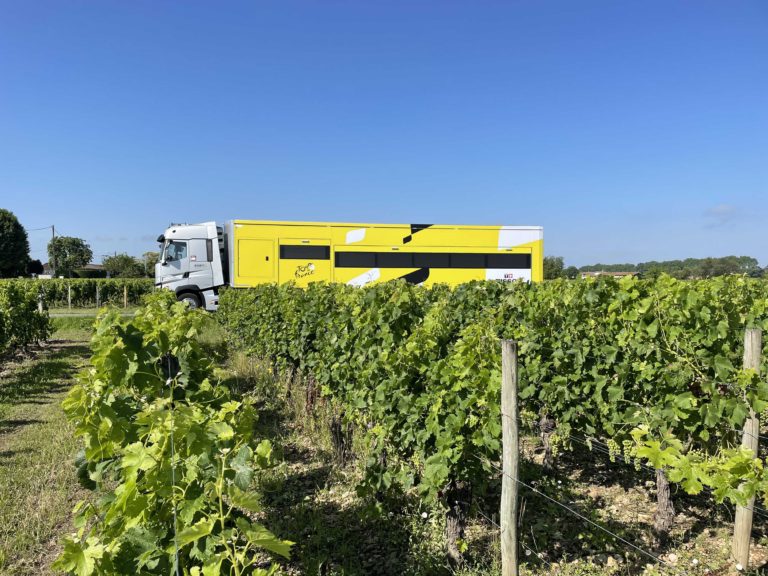 camion portique arche tour de france arche arrivée